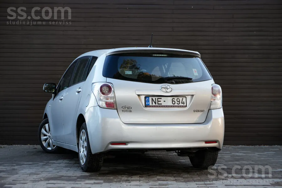 Toyota Corolla Verso 2010 photo 4