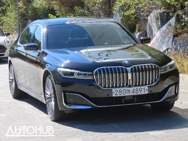 BMW 7 Series 2019 photo 2