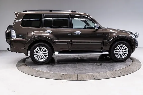 Mitsubishi Pajero 2017 photo 5