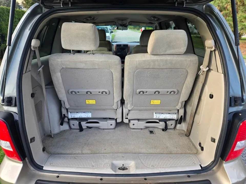 Kia Sedona 2005 photo 4