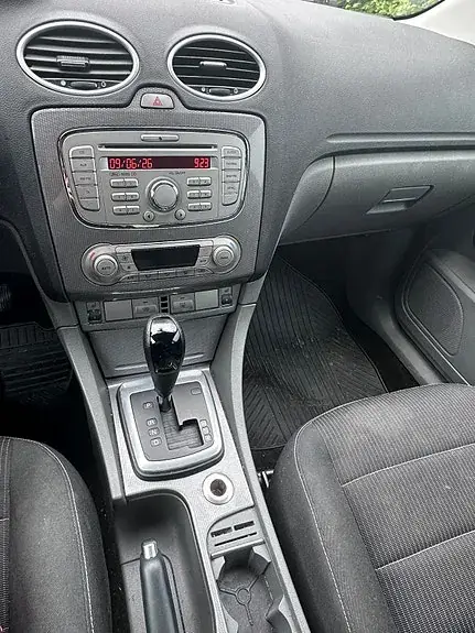 Ford Focus 2009 photo 4