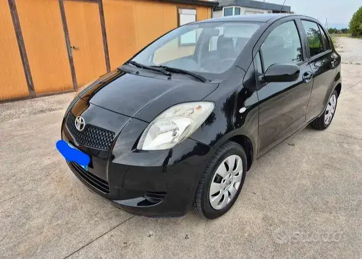 Toyota Yaris 2010 photo 2