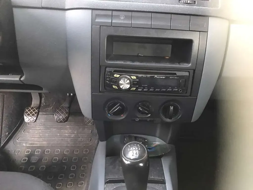 Skoda Fabia 2003 photo 2