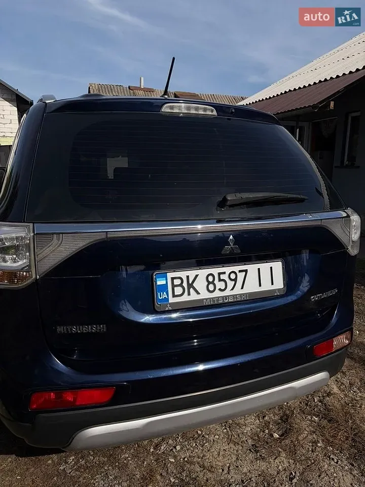 Mitsubishi Outlander 2014 photo 3