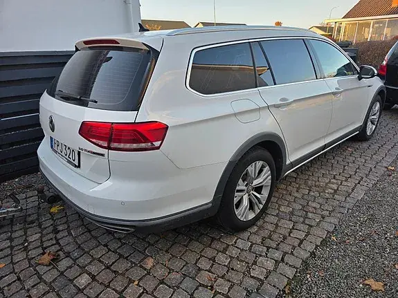 Volkswagen Passat Alltrack 2016 photo 2