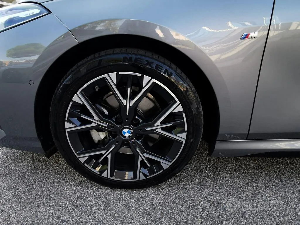 BMW 1 Series 2025 photo 5