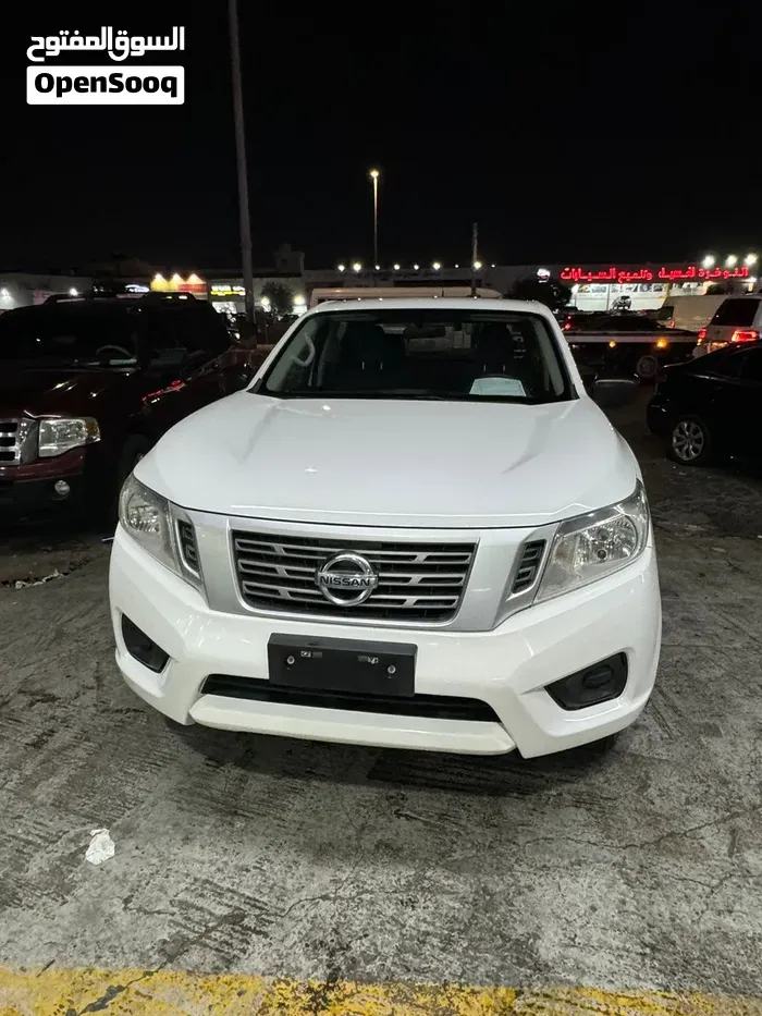 Nissan Navara 2018 photo 2