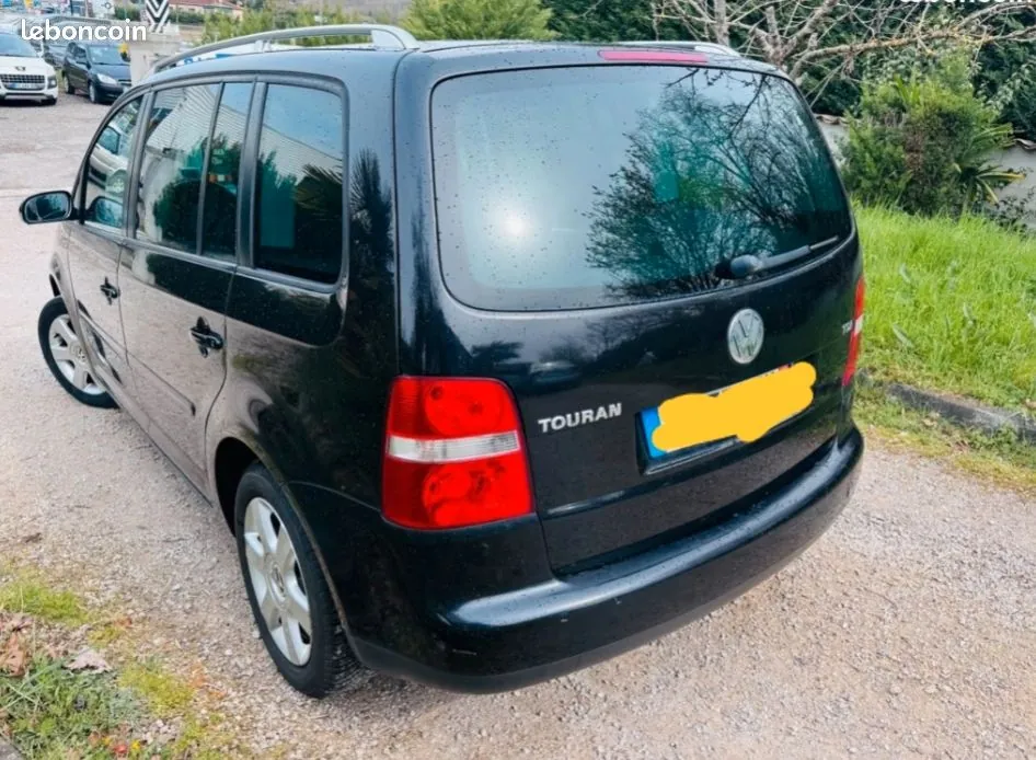 Volkswagen Touran 2005 photo 2