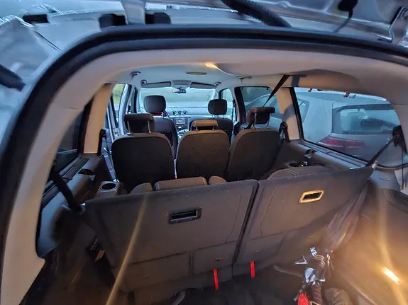 Ford Galaxy 2013 photo 5