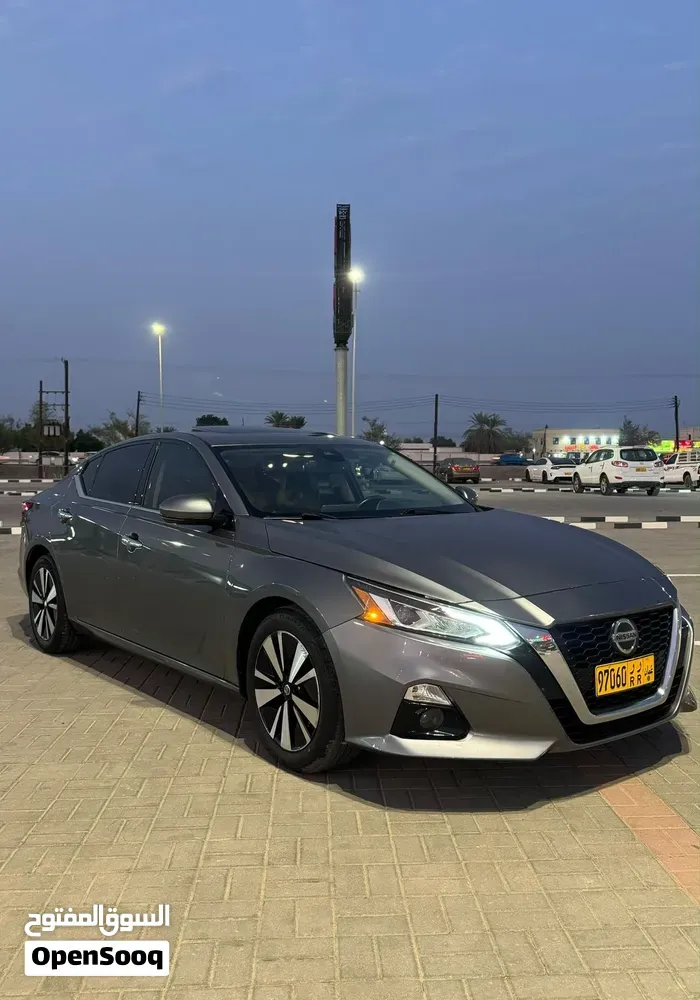 Nissan Altima 2019 photo 2