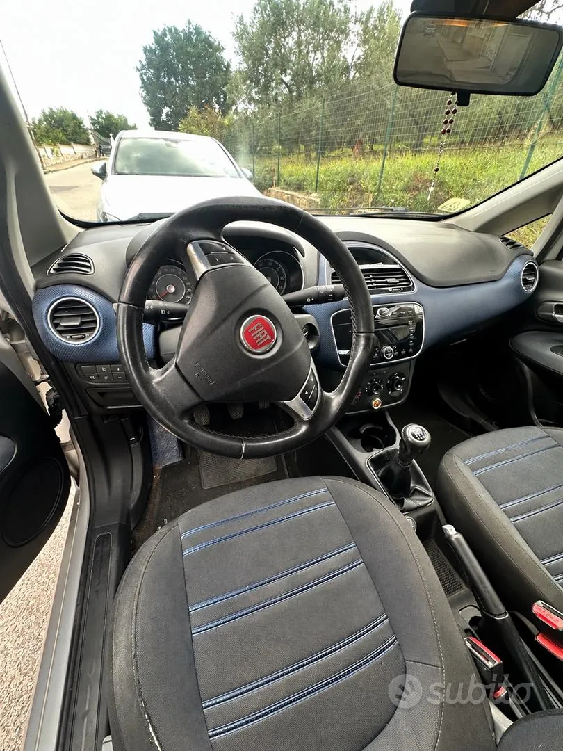 Fiat Punto Evo 2011 photo 4