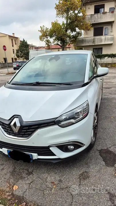 Renault Scenic 2017 photo 2