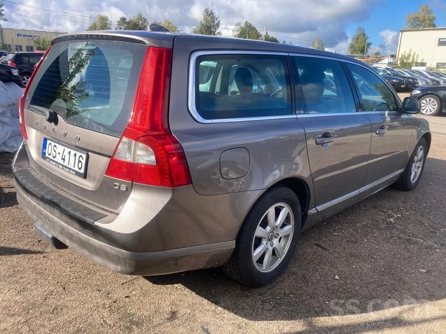 Volvo V70 2010 photo 4