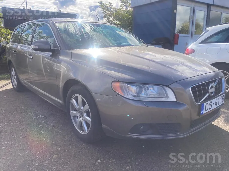 Volvo V70 2010 photo 3