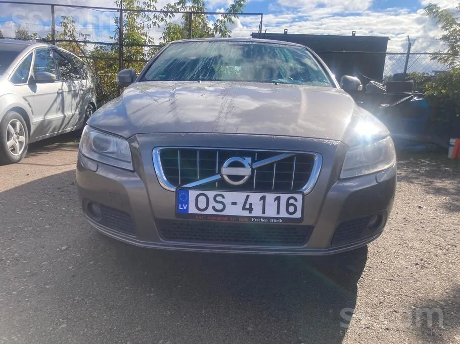Volvo V70 2010 photo 2