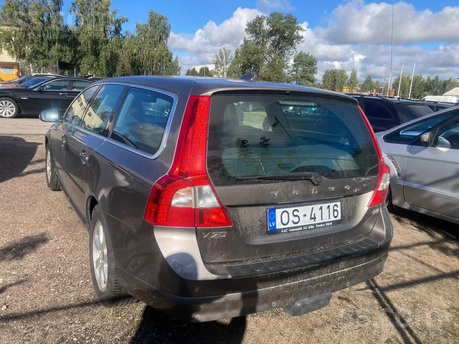 Volvo V70 2010 photo 5