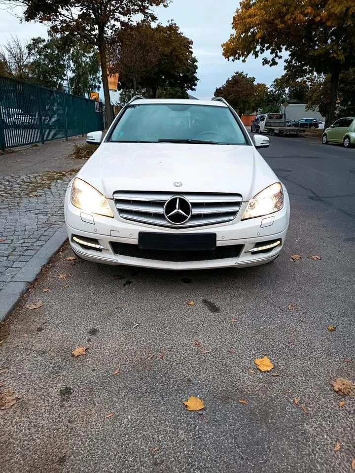Mercedes-Benz C220