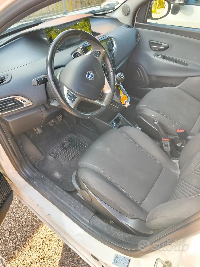 Lancia Ypsilon 2021 photo 4