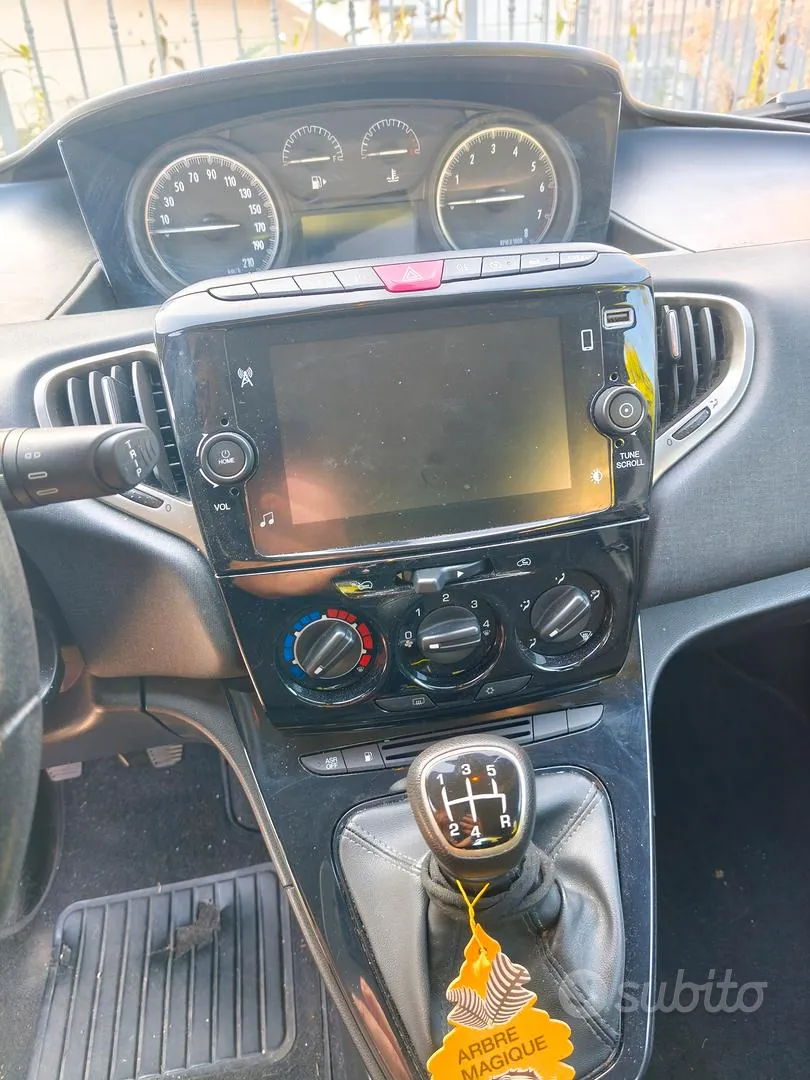 Lancia Ypsilon 2021 photo 5