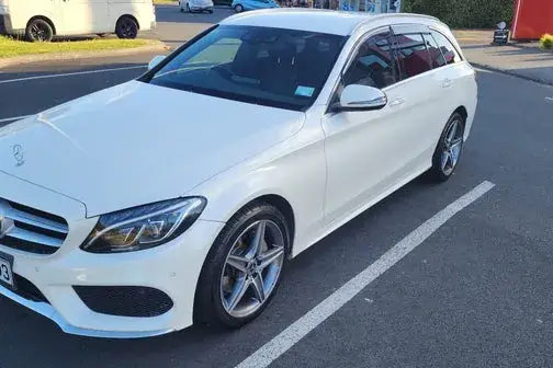 Mercedes-Benz C200