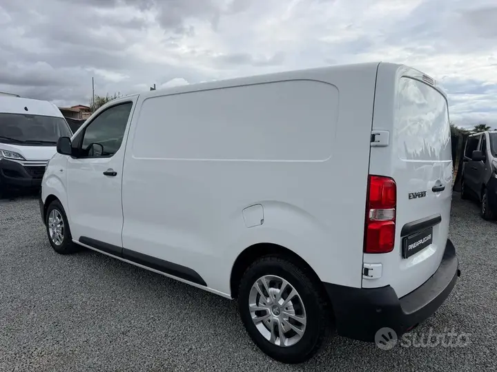 Peugeot Expert 2022 photo 2