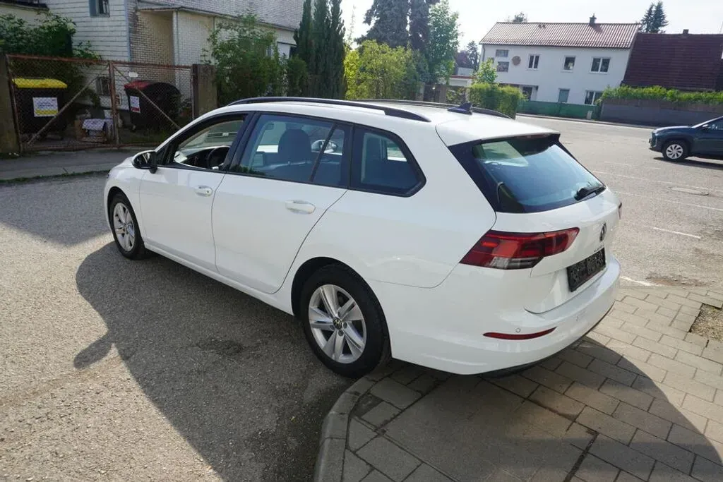 Volkswagen Golf 2023 photo 3