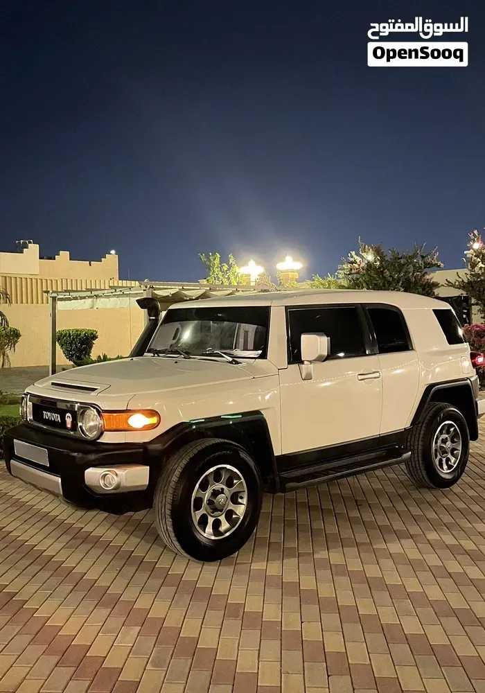Toyota Fj 2013 photo 4