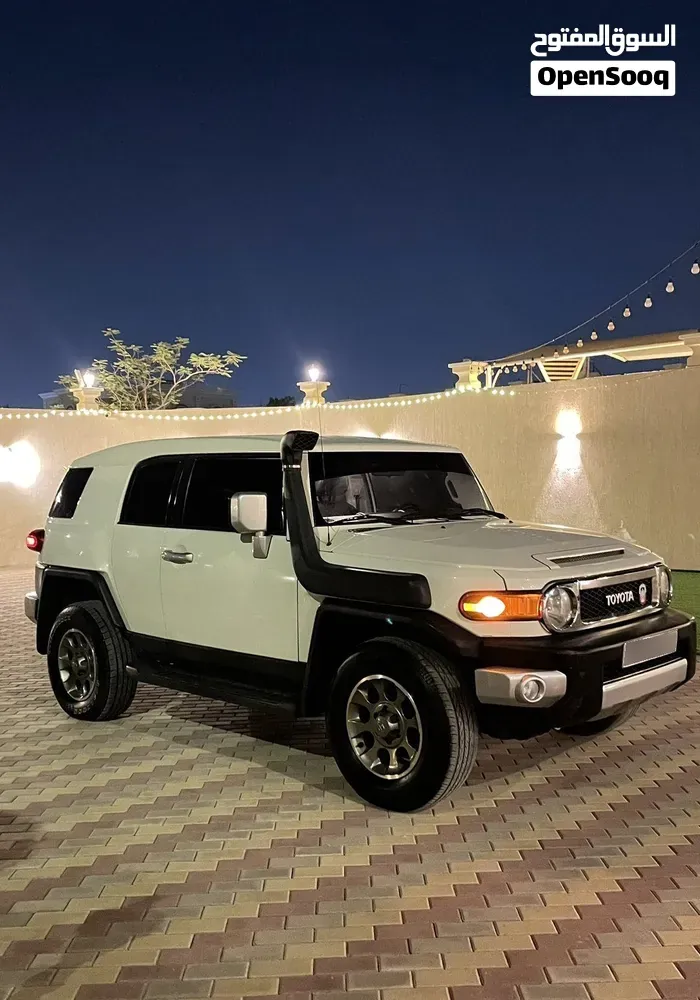 Toyota Fj 2013 photo 2