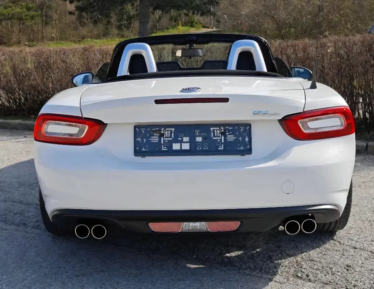 Fiat 124 Spider 2017 photo 3