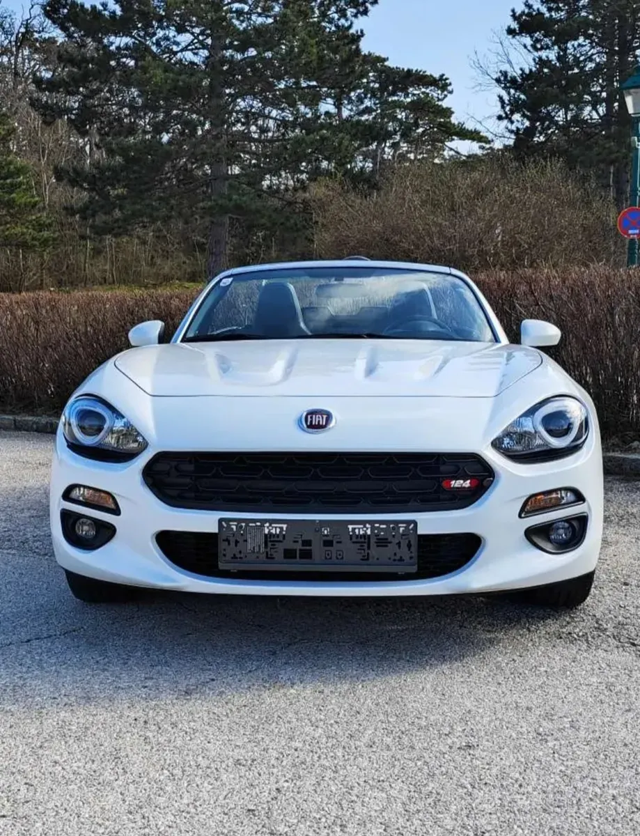 Fiat 124 Spider 2017 photo 2