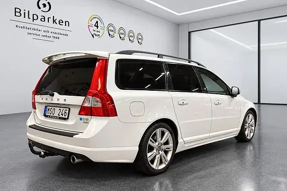 Volvo V70 2012 photo 2