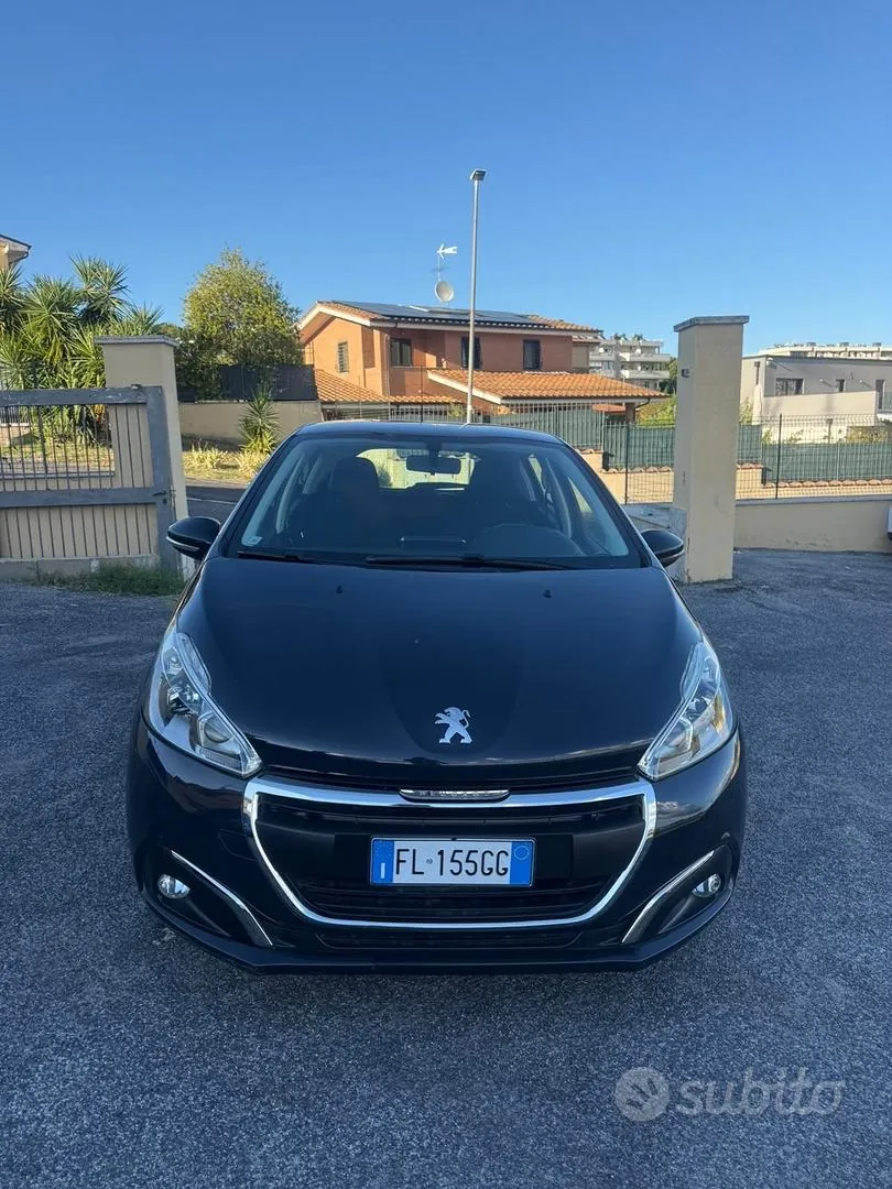 Peugeot 208 2018 photo 3