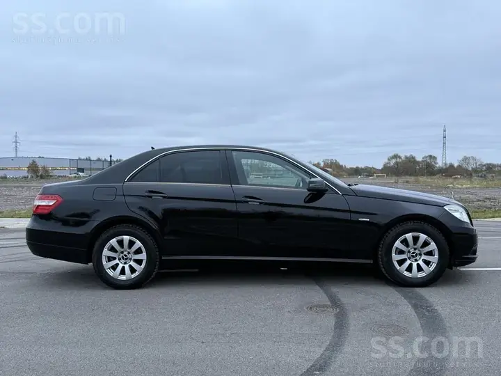 Mercedes-Benz E220 2010 photo 5
