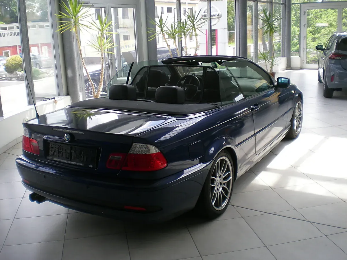 BMW 3 Series 2005 photo 3