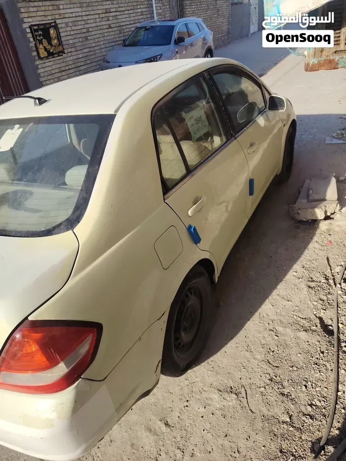 Nissan Tiida 2009 photo 2