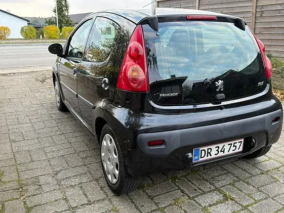 Peugeot 107 2008 photo 4