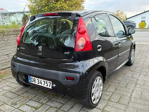 Peugeot 107 2008 photo 3