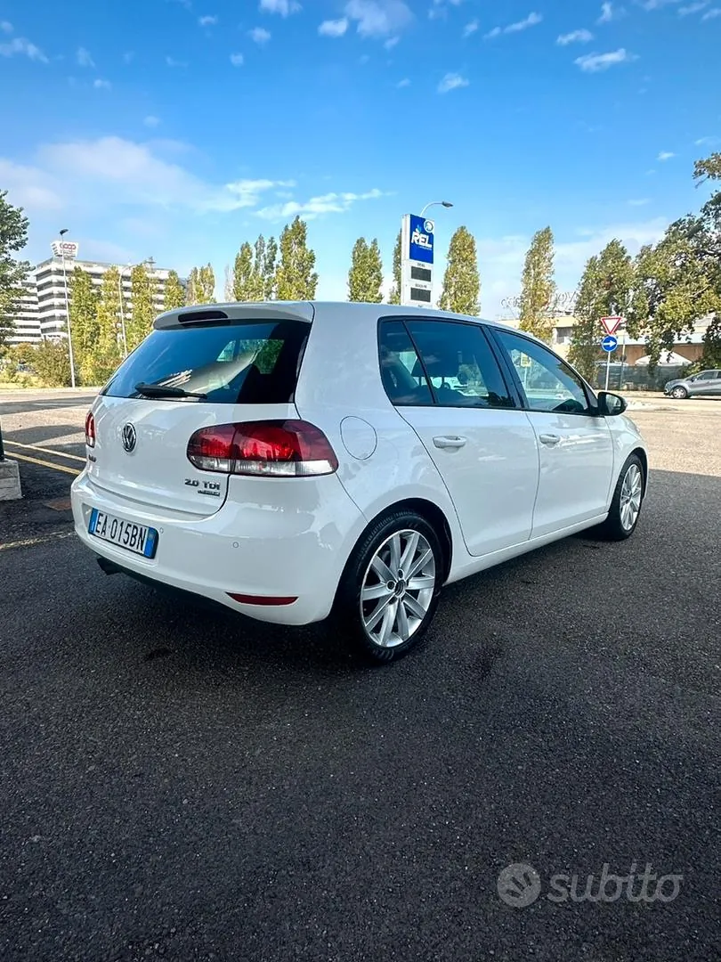 Volkswagen Golf 2010 photo 4