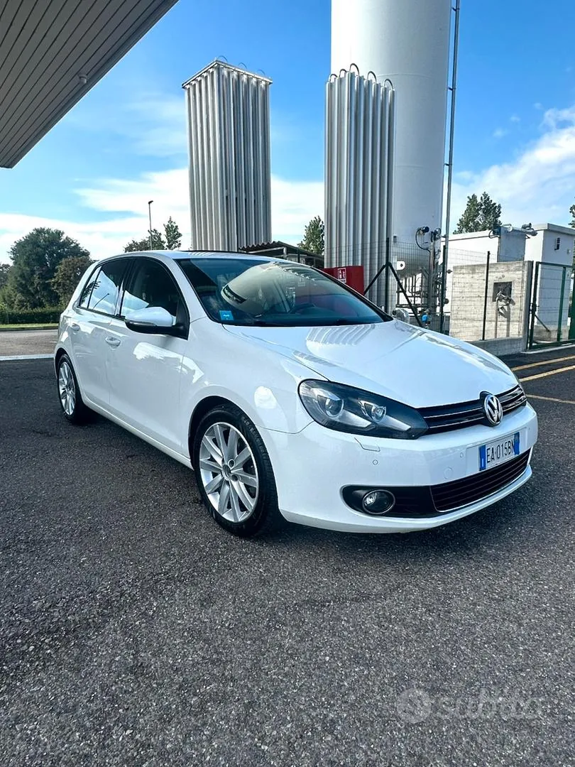 Volkswagen Golf 2010 photo 3