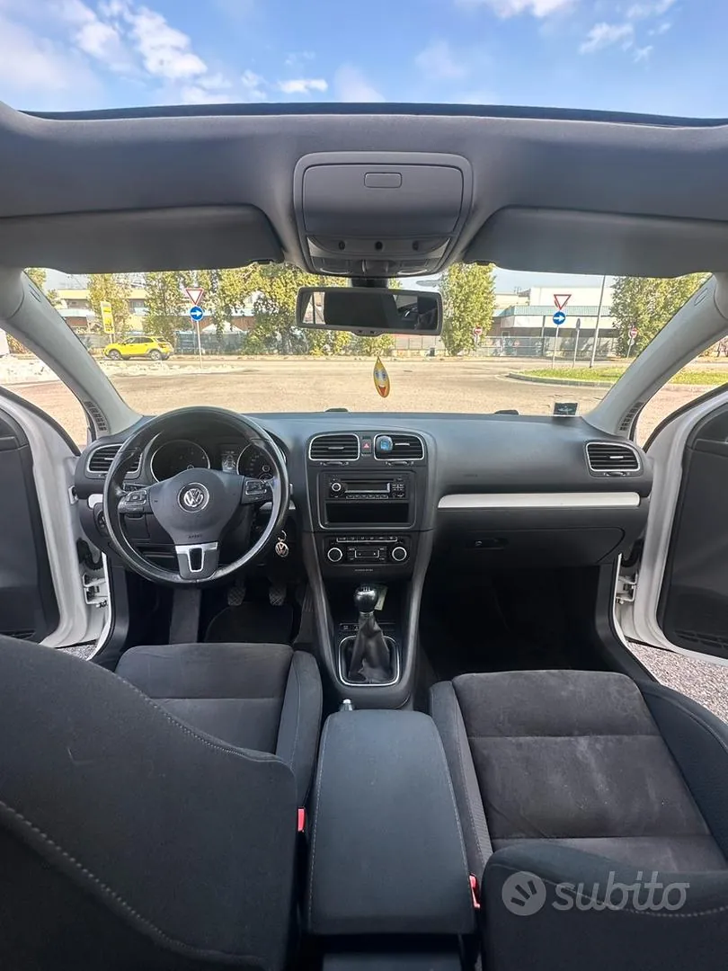 Volkswagen Golf 2010 photo 5