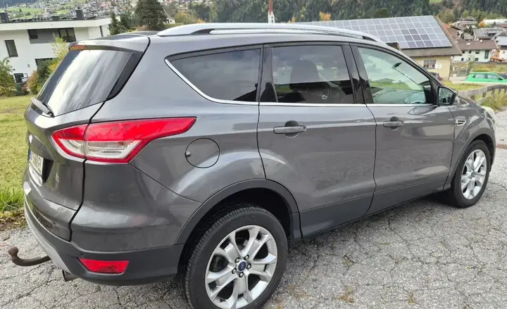 Ford Kuga 2015 photo 3