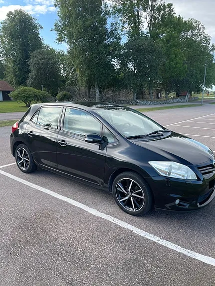 Toyota Auris 2011 photo 3