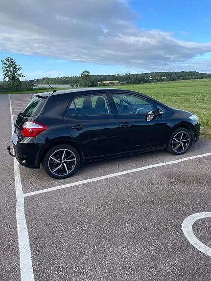 Toyota Auris 2011 photo 4