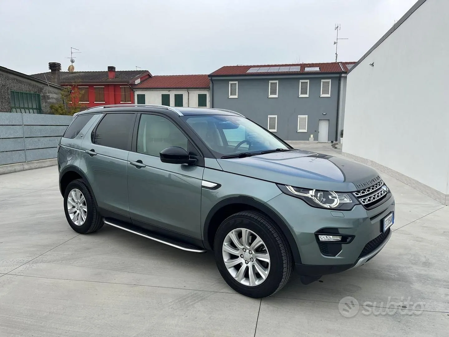 Land Rover Discovery Sport 2015 photo 4