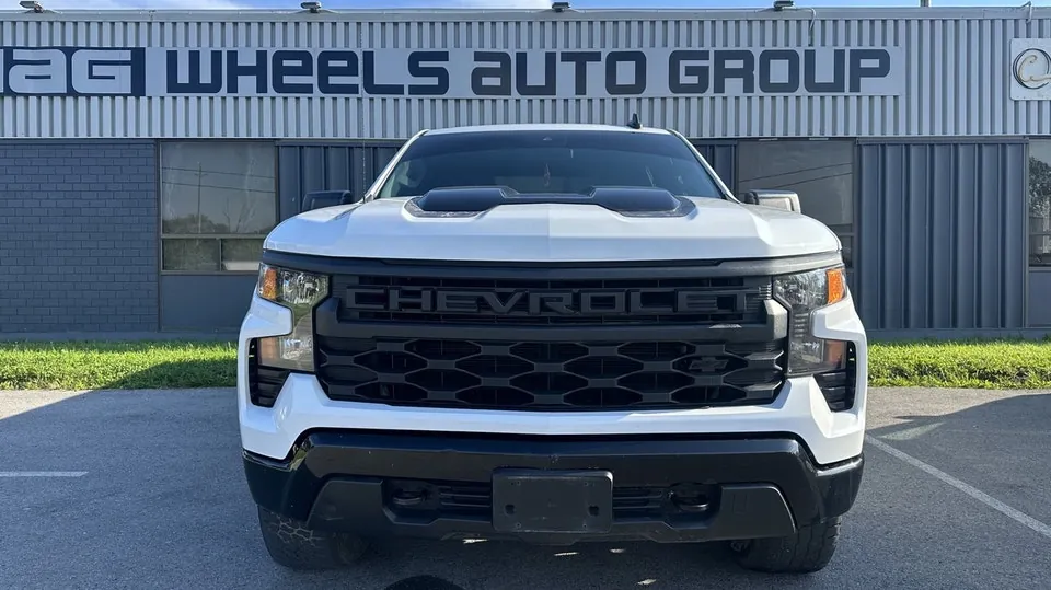 Chevrolet Silverado 1500 2022 photo 2