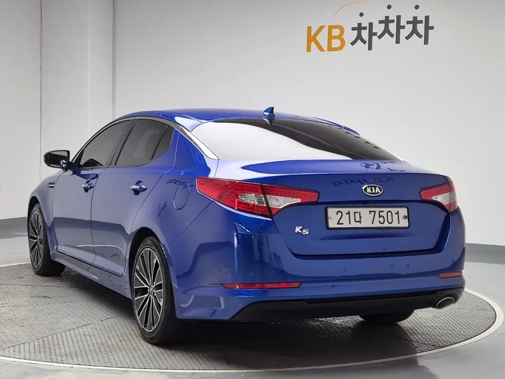 Kia K5 2011 photo 2