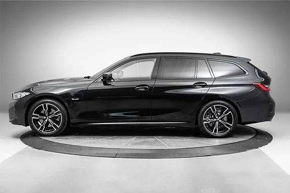 BMW 330E 2023 photo 2
