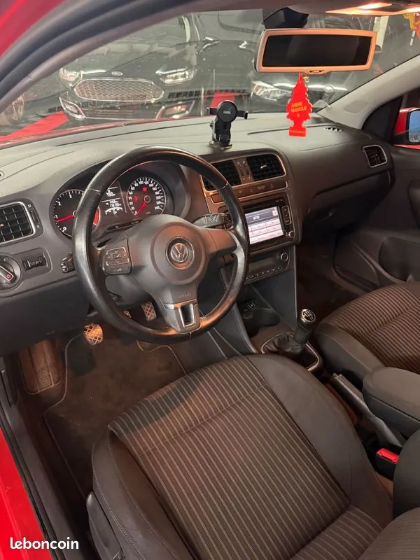 Volkswagen Polo 2010 photo 5