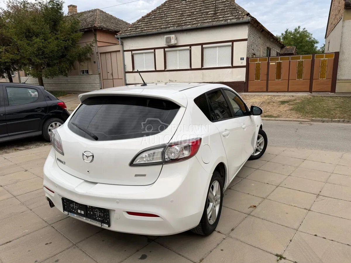 Mazda 3 2011 photo 3