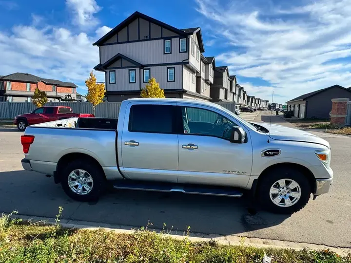 Nissan Titan 2017 photo 2